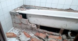 Демонтаж ванны в Пыти-Яхах от Мастер24 — быстро, недорого, вывоз старой ванны от 1017 руб.